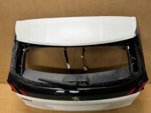 KLAPA TYLNA ELEKTRYCZNA PEUGEOT 3008 II P84 KWE