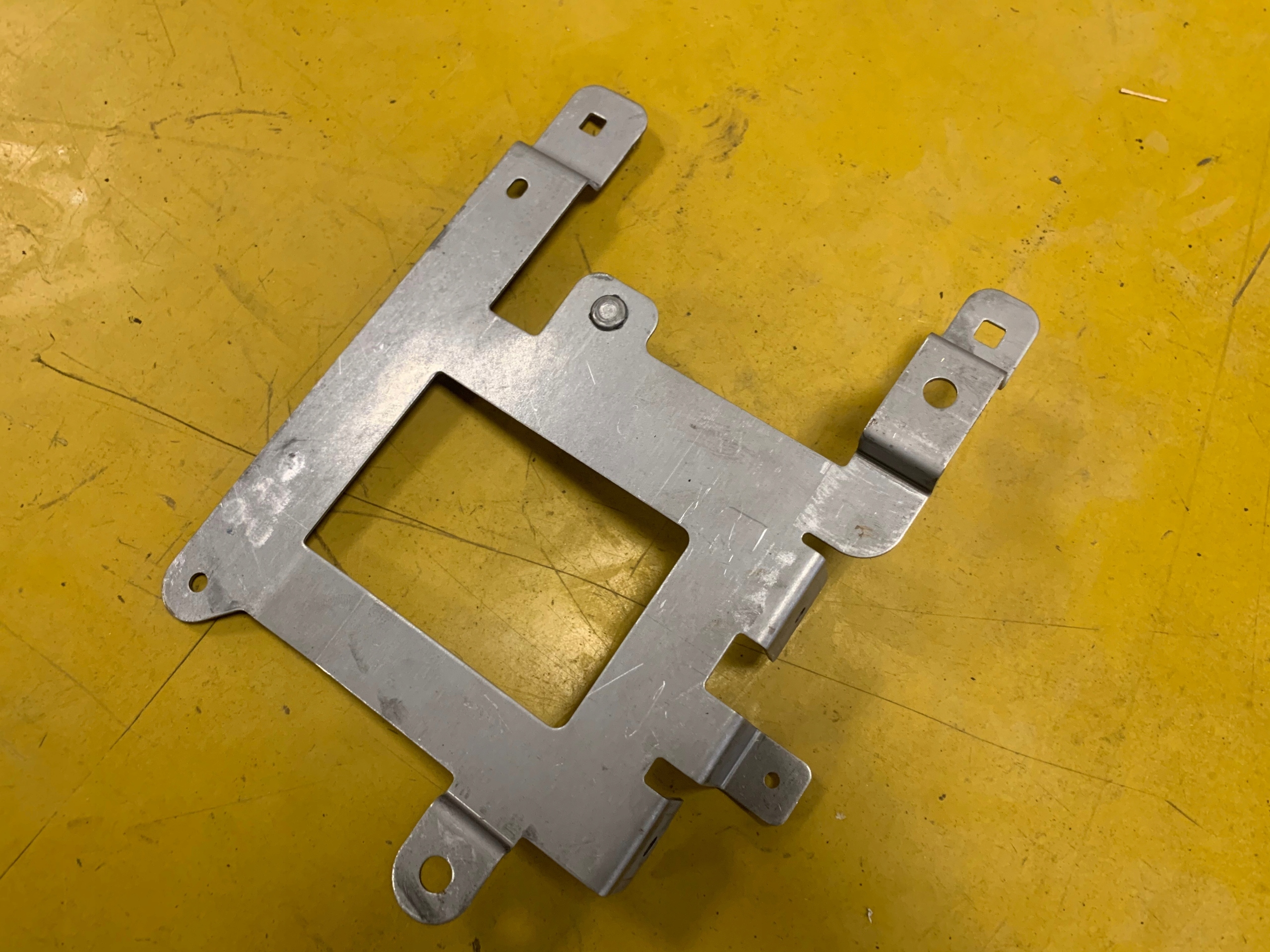 BLACHA MOCOWANIE OSŁONA WSPORNIK NISSAN E-NV200