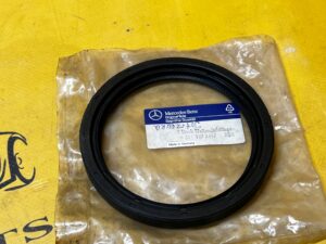 USZCZELNIACZ ORING WAŁU KORBOWEGO TYŁ MERCEDES 93X114X14 NOWY OEM