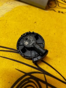 CZUJNIK UDERZENIOWY UDERZENIA TESLA MODEL 3 PRZEDLIFT