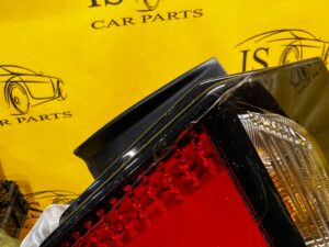 LAMPA LEWY TYŁ W BŁOTNIK PEUGEOT 5008 II P87