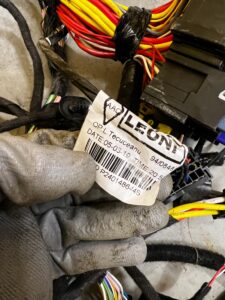 INSTALACJA WIĄZKA DESKI WNĘTRZA DACIA DUSTER II