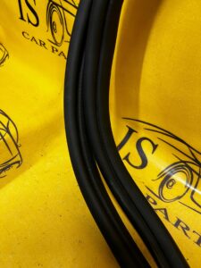 USZCZELKA KAROSERYJNA DRZWI PRZÓD BMW F40 1