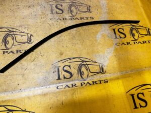 LISTWA SZYBY SZYBOWA OZDOBNA LEWA RANGE ROVER VELAR L560