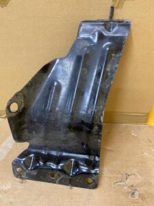 MOCOWANIE ZDERZAKA LEWE FORD MUSTANG MK6 VI S550