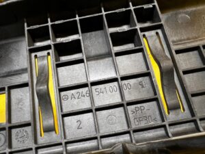 OBUDOWA AKUMULATORA INFINITI Q30 MERCEDES CLA W117 A W176