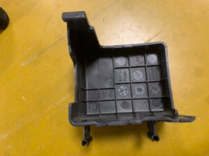 OSŁONA POKRYWA KLEMY AKUMULATORA KIA SORENTO III