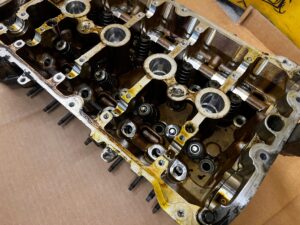 GŁOWICA KOMPLETNA CITROEN PEUGEOT 1.6 THP MINI 1.6i 5G01 10FJCC