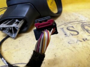 LUSTERKO PRAWE ZEWNĘTRZNE PORSCHE CAYENNE II 7P5 LC9X 12+2 14 PIN ASYSTENT