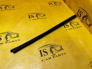 LISTWA ZGARNIAJĄCA DRZWI PRZÓD LEWY LEWA DACIA SANDERO III