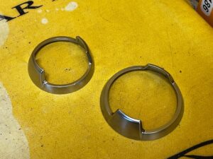 RAMKA KORKA ZBIORNIKA WYRÓW PORSCHE 911 991 LIFT