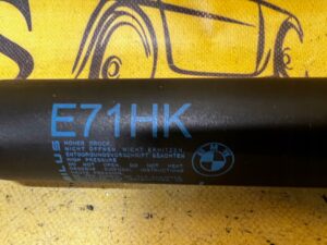 SIŁOWNIK KLAPY TYŁ POKRYWY BAGAŻNIKA LEWY BMW X6 E71 E72 NOWY OEM