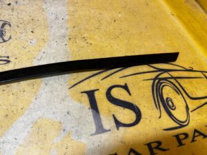 LISTWA SZYBY SZYBOWA OZDOBNA LEWA RANGE ROVER VELAR L560