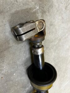 KRZYŻAK KOLUMNY KIEROWNICZEJ LEXUS RX 450H III 3 AL10