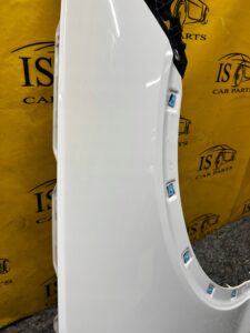 BŁOTNIK PRAWY PRZÓD GENESIS GV70 BIAŁY AKRYL