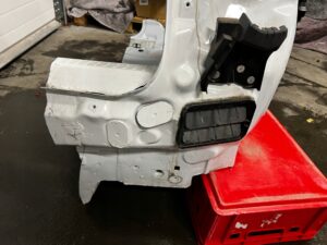 ĆWIARTKA BŁOTNIK POSZYCIE SŁUPEK PRÓG PRAWY TYŁ DACIA SANDERO 2023 III 3