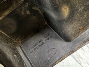 LISTWA NAKŁADKA SIERP BŁOTNIKA PRZÓD LEWY LEWA FORD KUGA MK3 MAGNETIC GREY