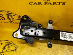 BELKA WZMOCNIENIE ROZPÓRKA KIELICHÓW PRZÓD TESLA MODEL 3