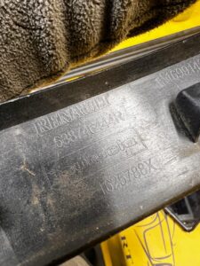 LISTWA BŁOTNIKA PRZÓD PRAWY PRAWA RENAULT SCENIC IV