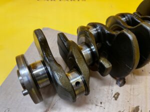 WAŁ KORBOWY SILNIKA CITROEN PEUGEOT 1.6 THP 5G01 10FJCC