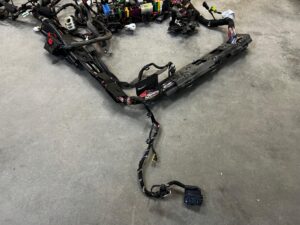 WIĄZKA INSTALACJA BEZPIECZNIKI KABINY INFINITI Q30