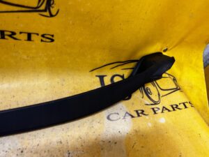 LISTWA SZYBY CZOŁOWEJ PRZEDNIEJ PRAWA RENAULT ZOE I Z.E.