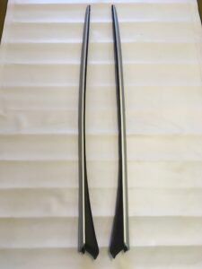 LISTWA SZYBY CZOŁOWEJ L PEUGEOT 3008 I 9682757980