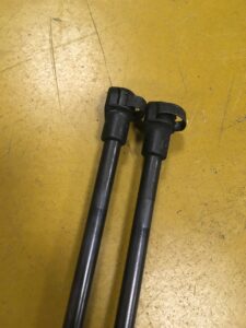 SIŁOWNIKI TELESKOPY KLAPY TYŁ INFINITI Q30