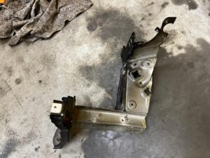 ĆWIARTKA PODŁUŻNICA PRZÓD PRAWY PRAWA CITROEN C4 GRAND PICASSO II 2016R