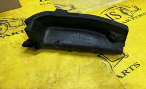 WYGŁUSZENIE PIANKA BŁOTNIKA PRZÓD LEWY LEWE RANGE ROVER VELAR L560