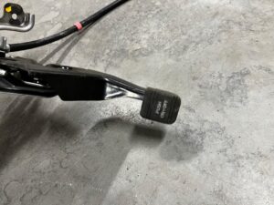 PEDAŁ LINKA CIĘGNO HAMULCA RĘCZNEGO INFINITI Q50