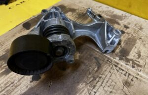 ŁAPA MOCOWANIE WSPORNIK ALTERNATORA RENAULT 0.9 1.2 TCE