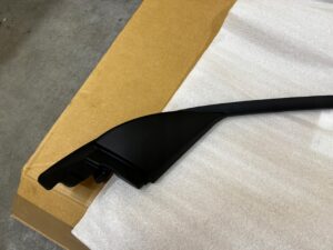 OSŁONA RAMKA LISTWA DRZWI PRZÓD PRAWY PRAWA BMW X1 F48 NOWA OEM