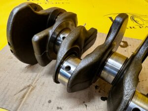 WAŁ KORBOWY SILNIKA CITROEN PEUGEOT 1.6 THP 5G01 10FJCC