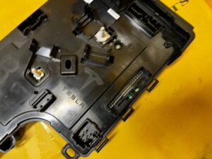 STEROWNIK MODUŁ NISKONAPIĘCIOWY NADWOZIA PRAWY TESLA MODEL 3 PRZEDLIFT 2WD