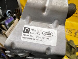 RR EVOQUE II L551 POMPA WODY K8D2-8B500-AB