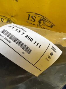 PODSTAWA RAMKA PRZEDNIEJ TABLICY REJESTRACYJNEJ PRZÓD BMW 5 F10 F11 NOWA OE