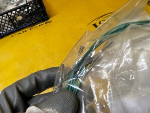 8 X STYK TULEJOWY MQS ELA Z KABLEM BMW NOWY OEM