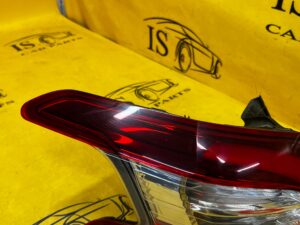 LAMPA TYŁ TYLNA LEWY LEWA W BŁOTNIK PEUGEOT 308 II T9 HB