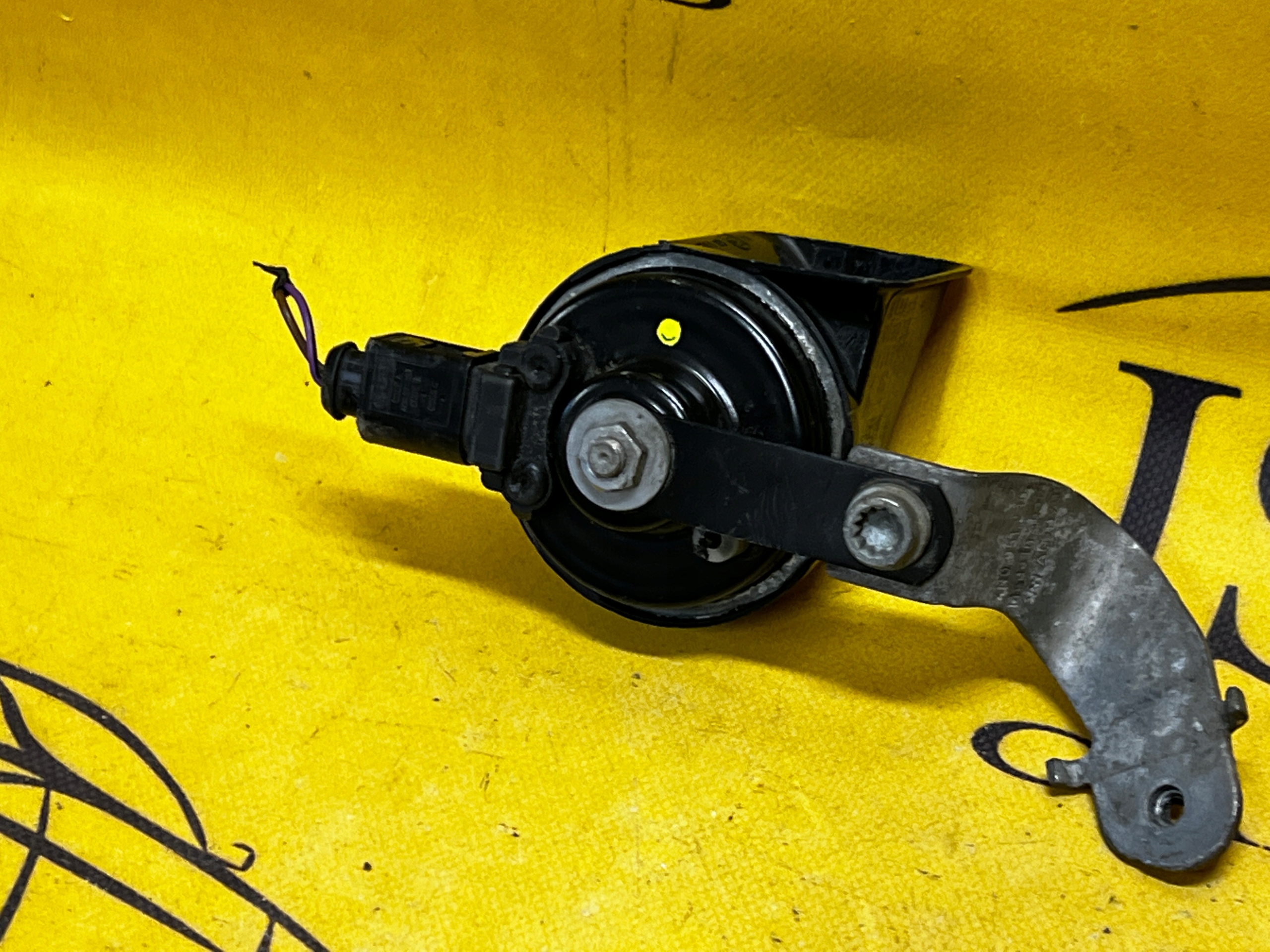 WTYCZKA KLAKSON SYGNAŁ DŹWIĘKOWY AUDI A8 D5