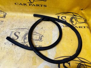 USZCZELKA DOLNA DRZWI TYŁ PRAWY TESLA MODEL 3 PRZEDLIFT