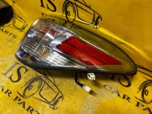 LAMPA TYLNA TYŁ PRAWA W BŁOTNIK LEXUS RX 450H ORYGINAŁ