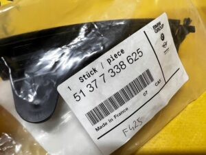 MOCOWANIE LISTWY OZDOBNEJ TYŁ LEWY LEWE MINI F55 NOWE OEM