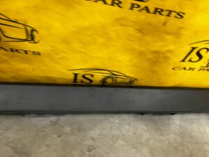 LISTWA NAKŁADKA PROGU PROGOWA PRÓG PRAWY PRAWA RANGE ROVER VELAR L560