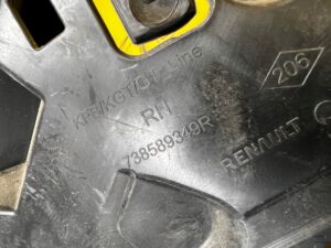 TRÓJKĄT ZAŚLEPKA BŁOTNIKA TYŁ PRAWA PRAWY RENAULT MEGANE IV KOMBI