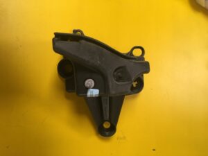 PRAWY ŚLIZG MOCOWANIE ZDERZAKA TYŁ PEUGEOT 3008 I