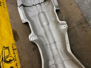 OSŁONA PŁYTA TERMICZNA ZBIORNIKA PALIWA BMW 5 G30