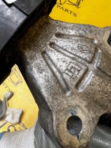 MOCOWANIE ŁAPA WSPORNIK PODPORA SILNIKA RENAULT ZOE I Z.E.