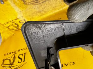 OSŁONA ZAWIASU KLAPY BAGAŻNIKA TYŁ LEWY LEWA PORSCHE CAYENNE II 7P5