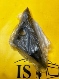 OSŁONA TRÓJKĄT USZCZELKA DRZWI PRZÓD LUSTERKA LEWA BMW 5 E60 E61 NOWA OEM